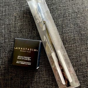 Anastasia Beverly Hills Brow Freeze Styling Wax And Dual-ended Brush Applicator